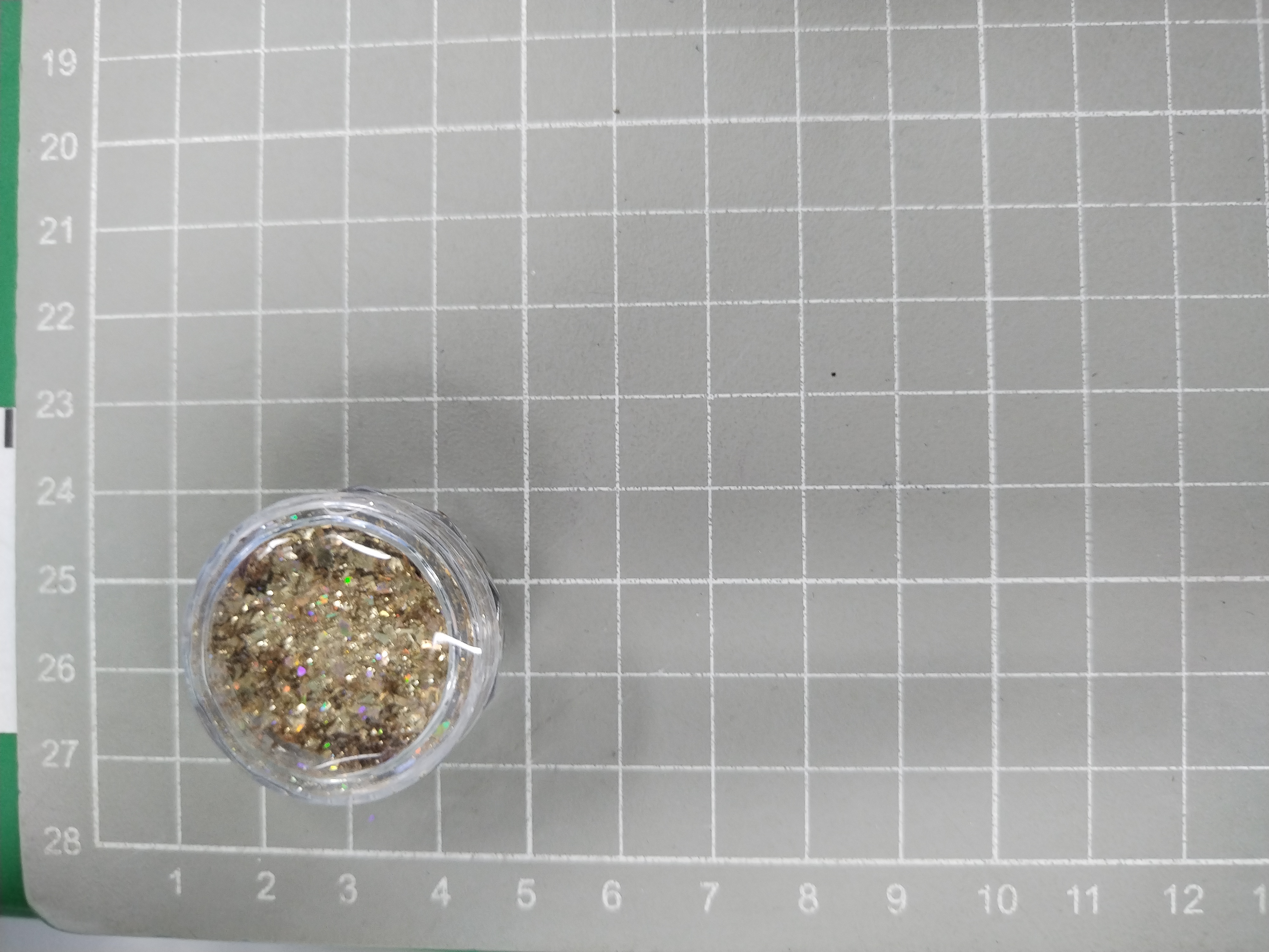 QC Photo - Women's DIY nail art glitter and sparkling decorations