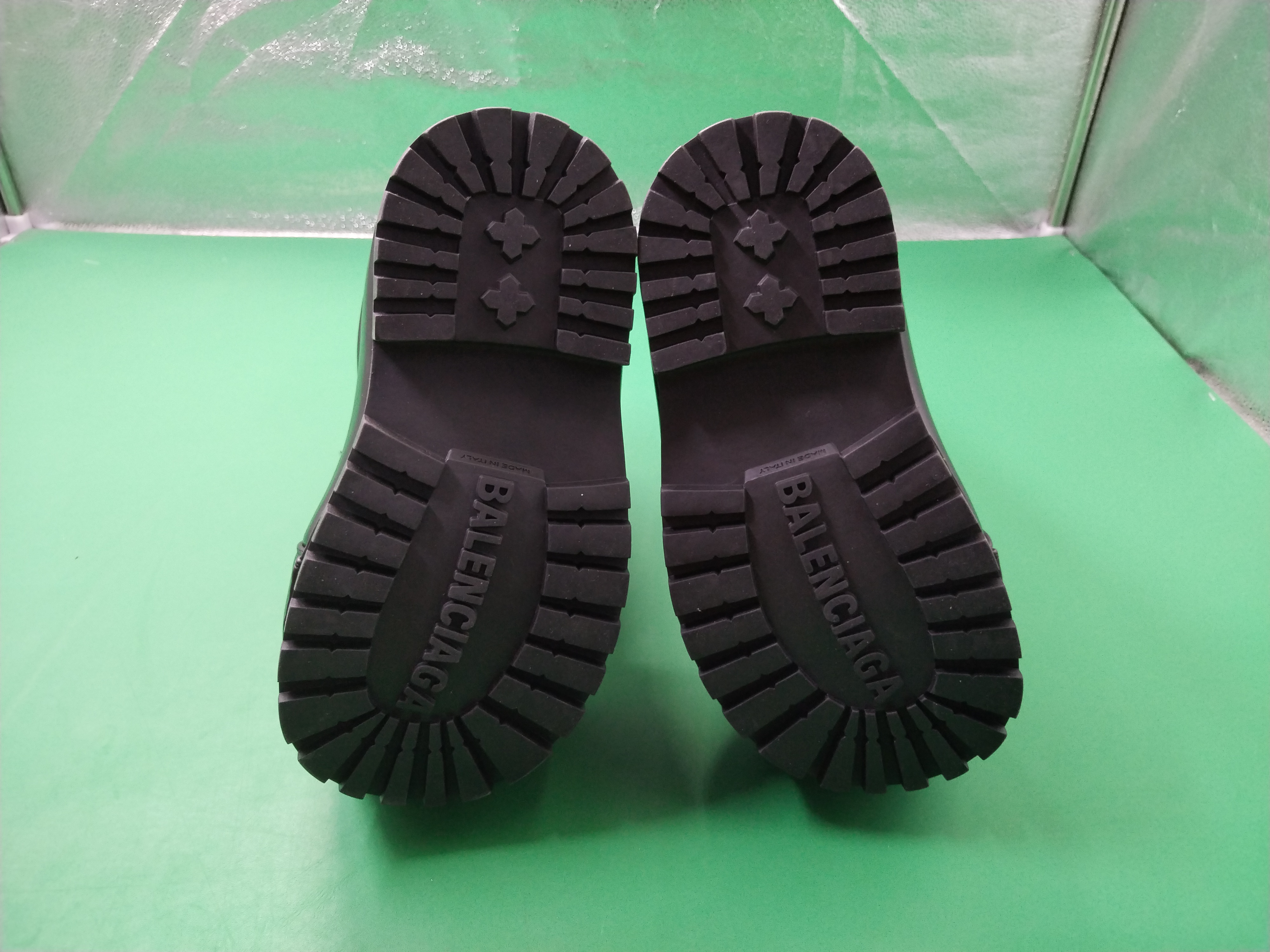 QC Photo - Balenciaga Alaska Ski Boots Black