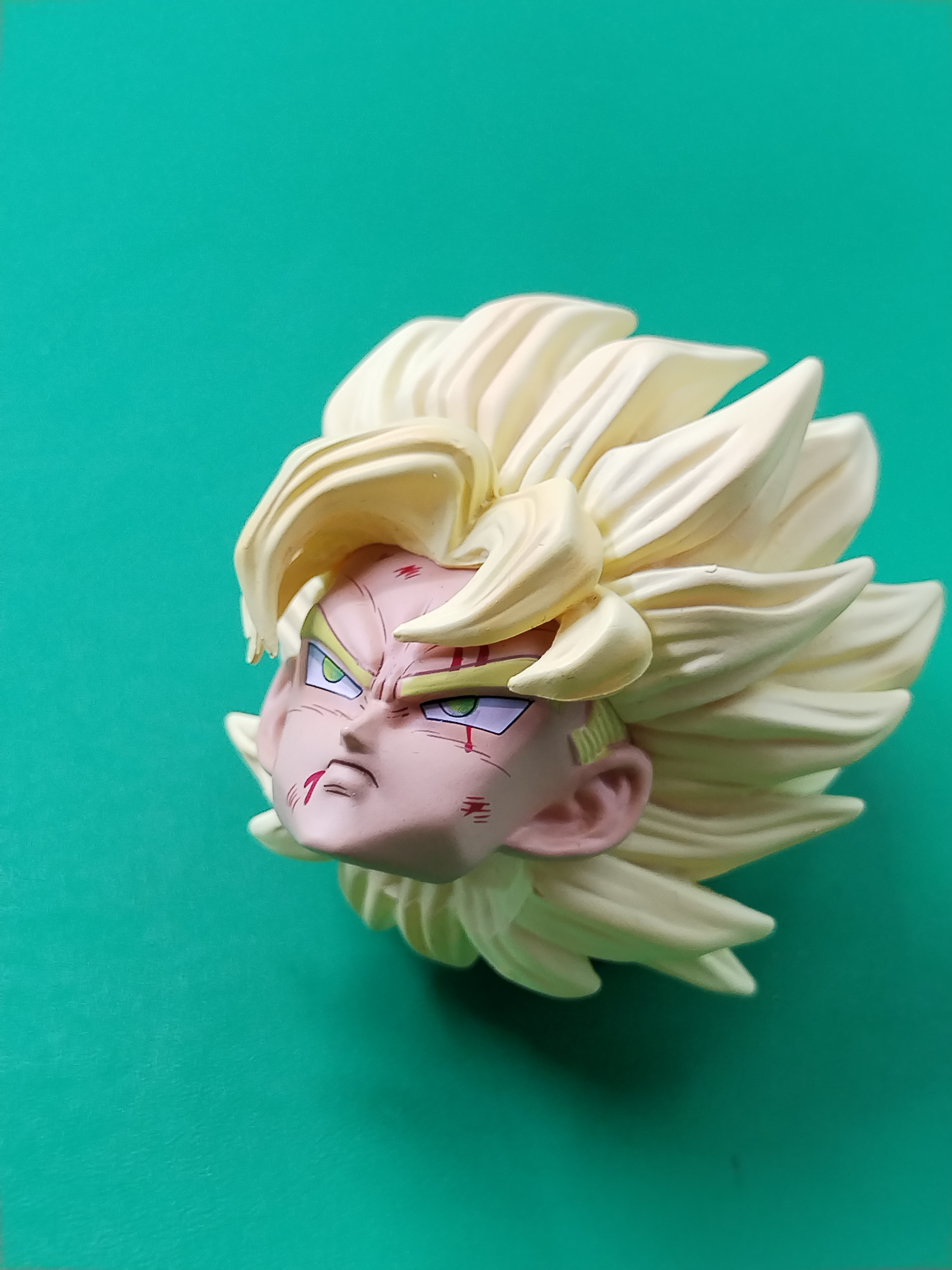 QC Photo - Dragon Ball Z Goku Battle-Scarred Figures