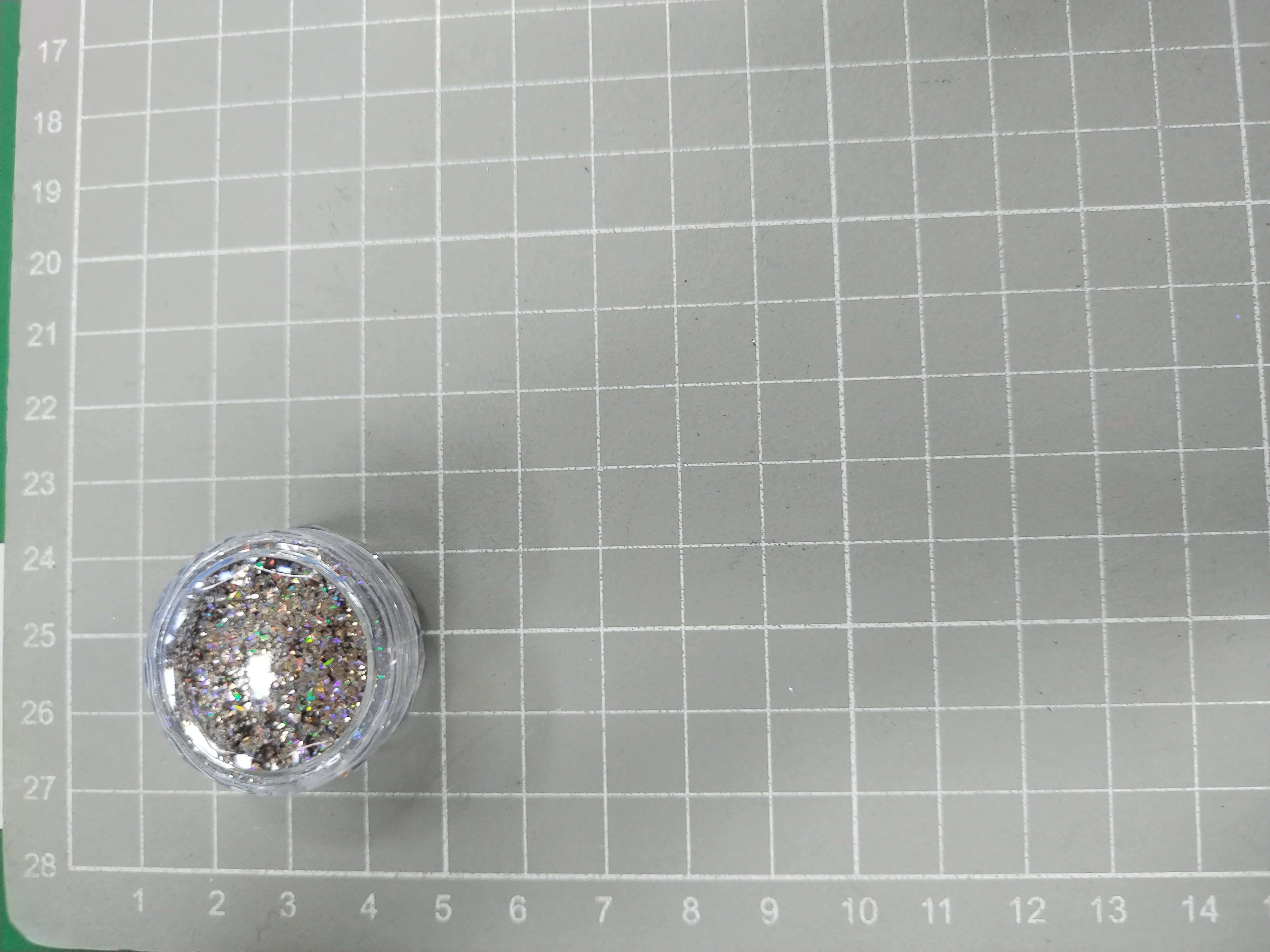 QC Photo - Women's DIY nail art glitter and sparkling decorations