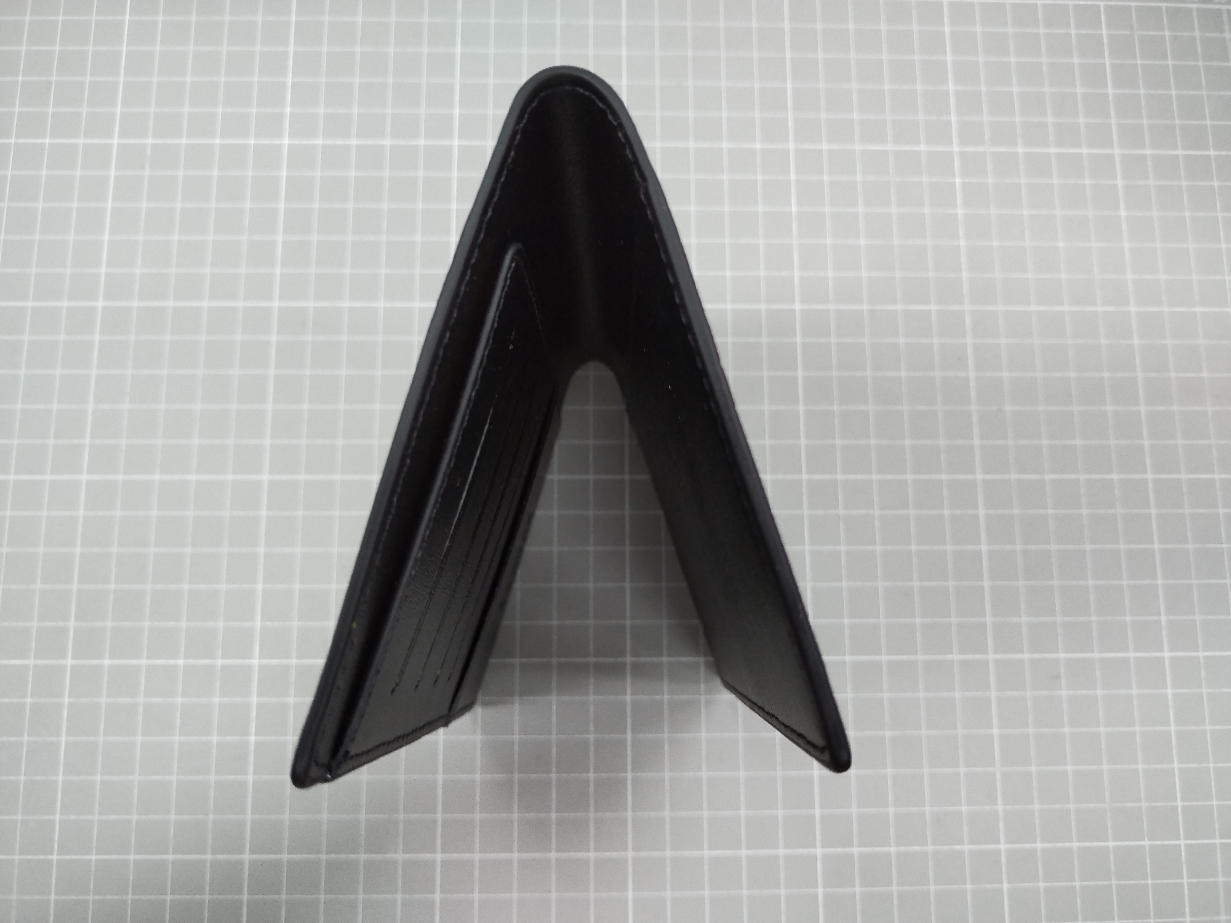 QC Photo - Goyard Passport Holder