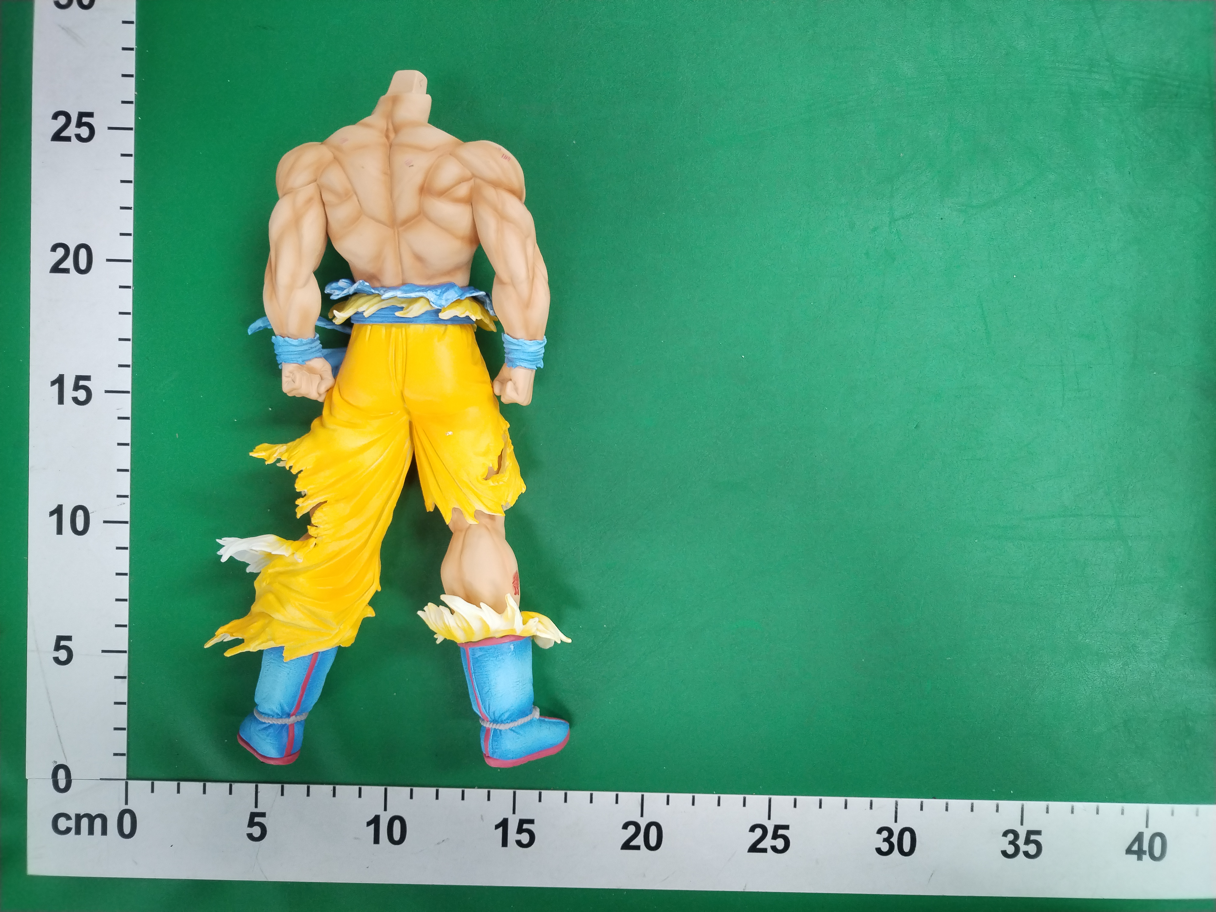 QC Photo - Dragon Ball Z Goku Battle-Scarred Figures