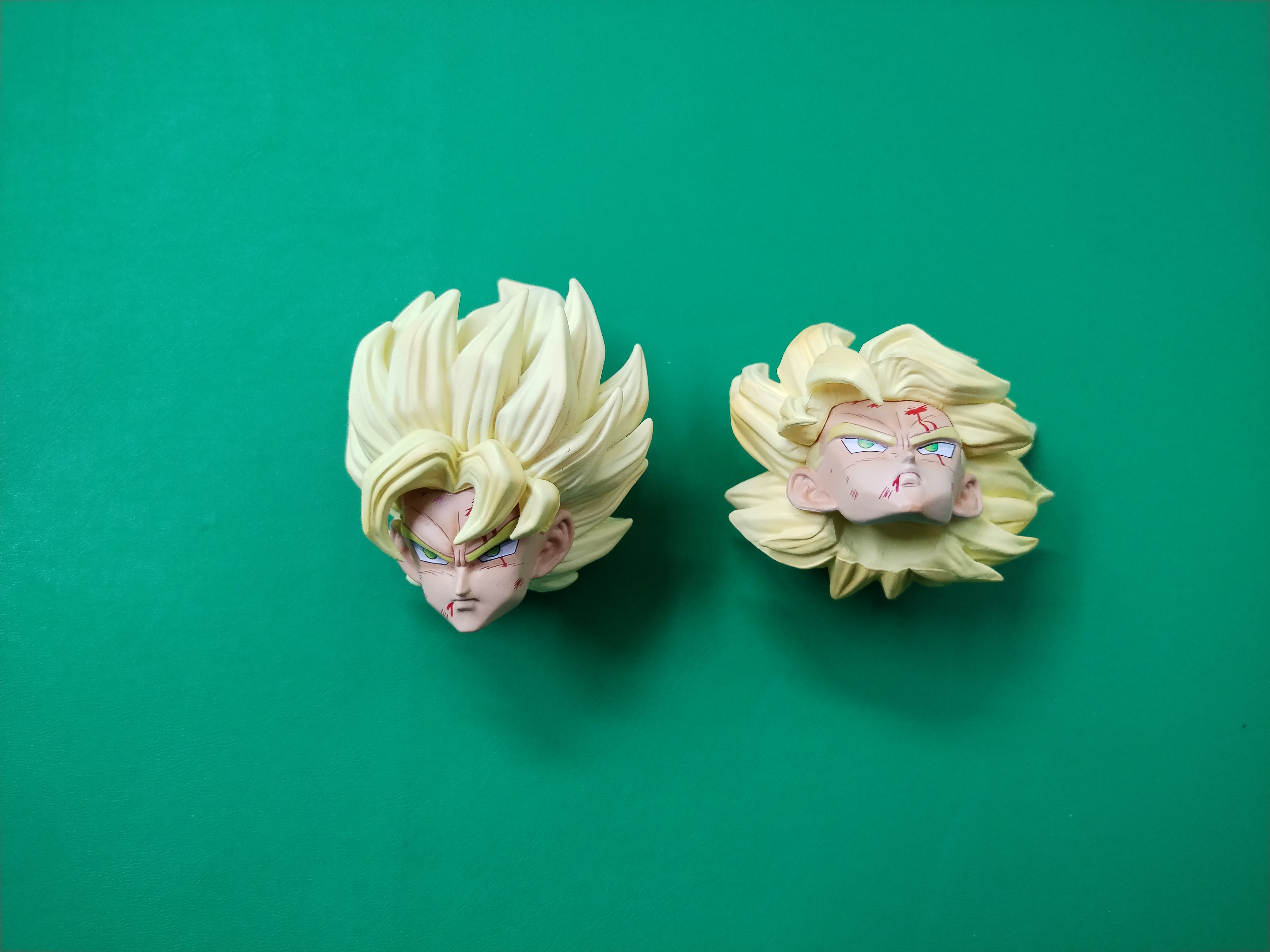 QC Photo - Dragon Ball Z Goku Battle-Scarred Figures