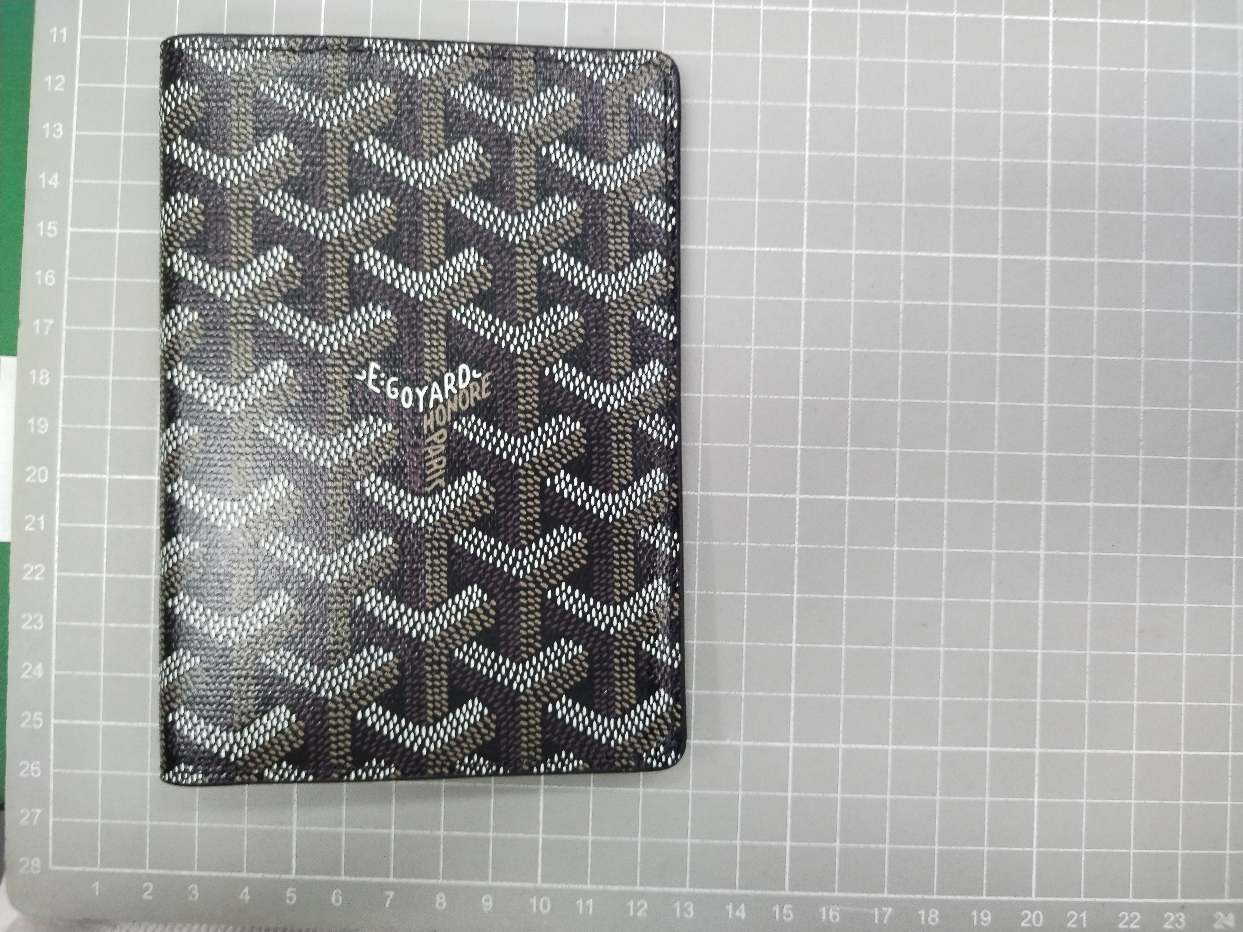 QC Photo - Goyard Passport Holder