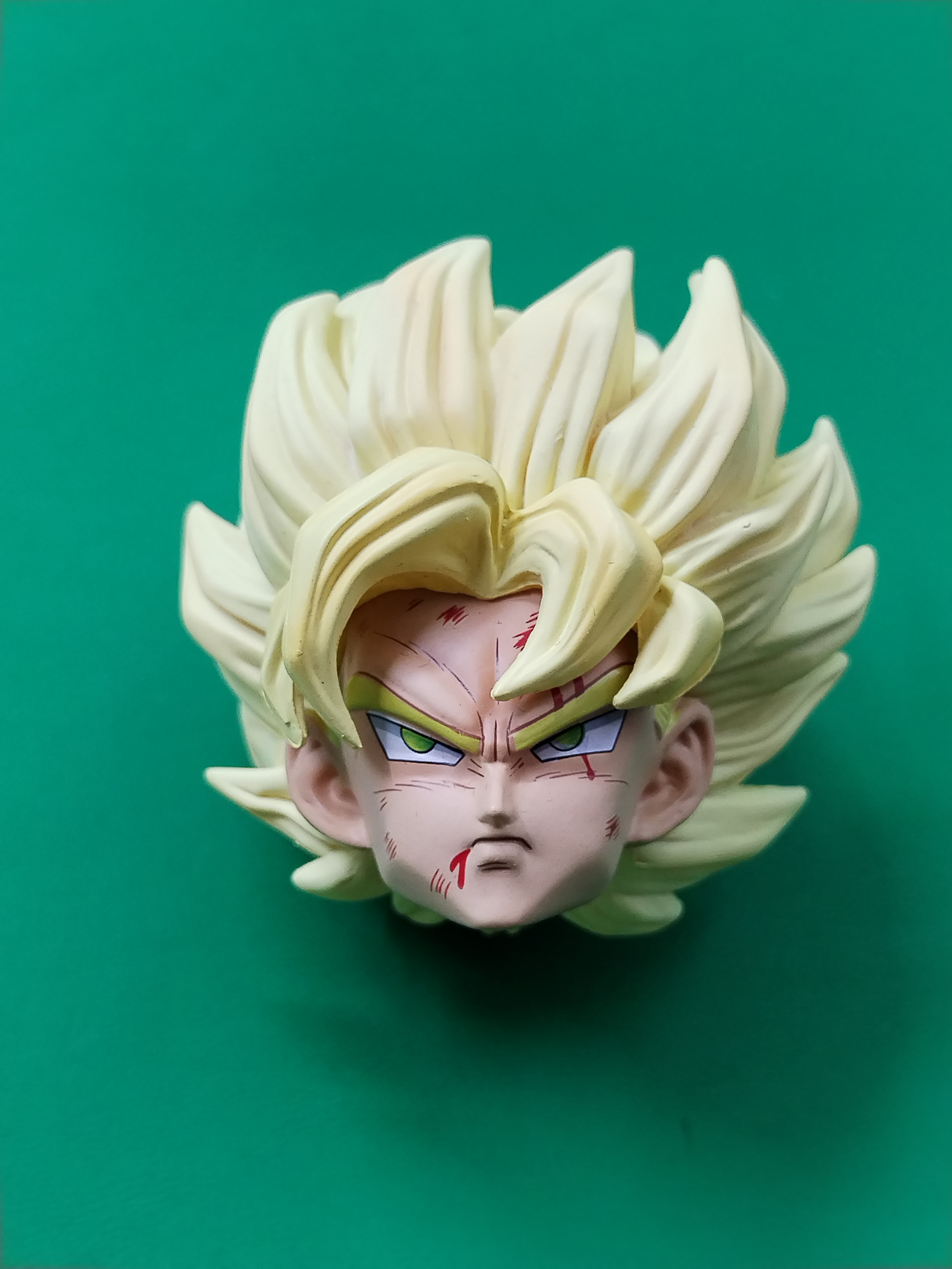 QC Photo - Dragon Ball Z Goku Battle-Scarred Figures