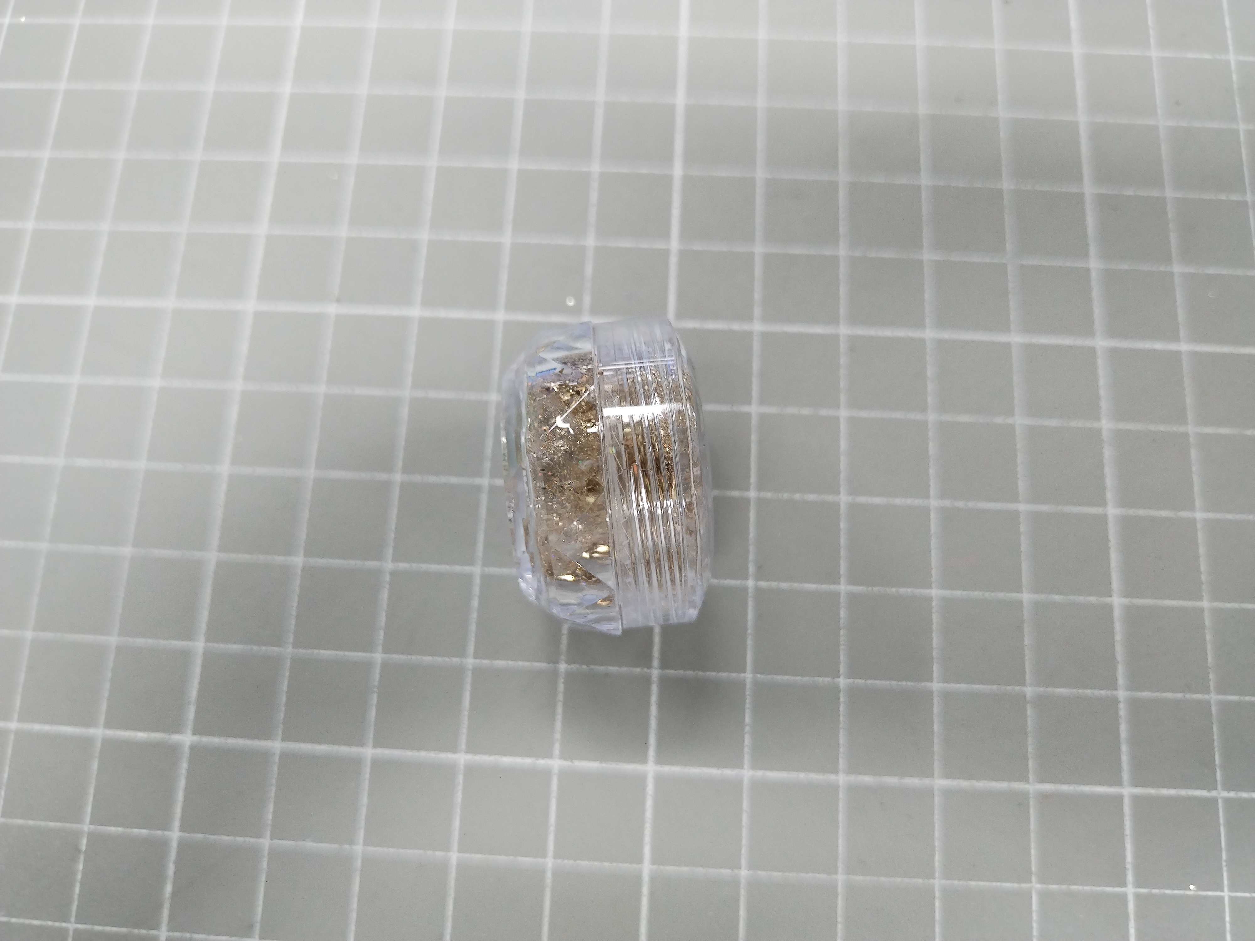 QC Photo - Women's DIY nail art glitter and sparkling decorations