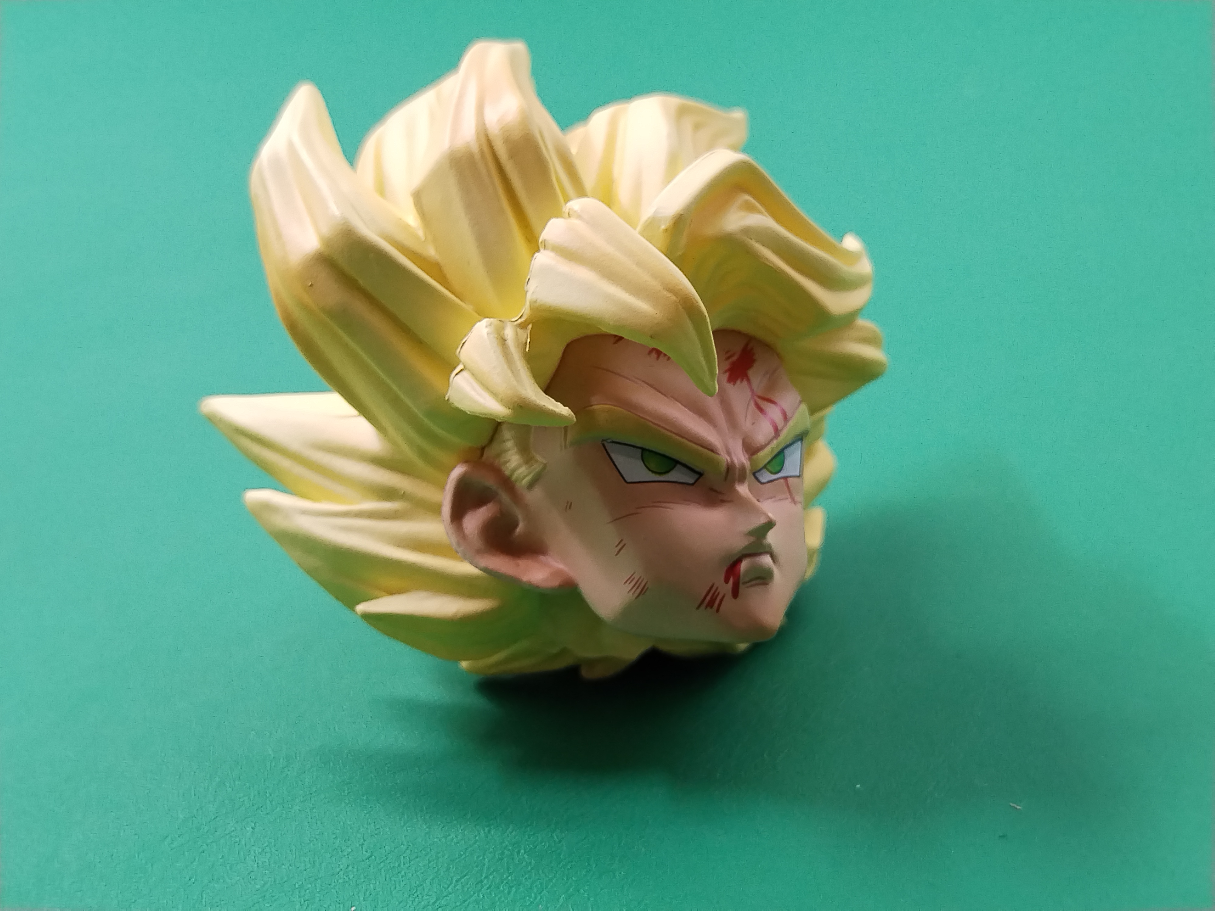 QC Photo - Dragon Ball Z Goku Battle-Scarred Figures